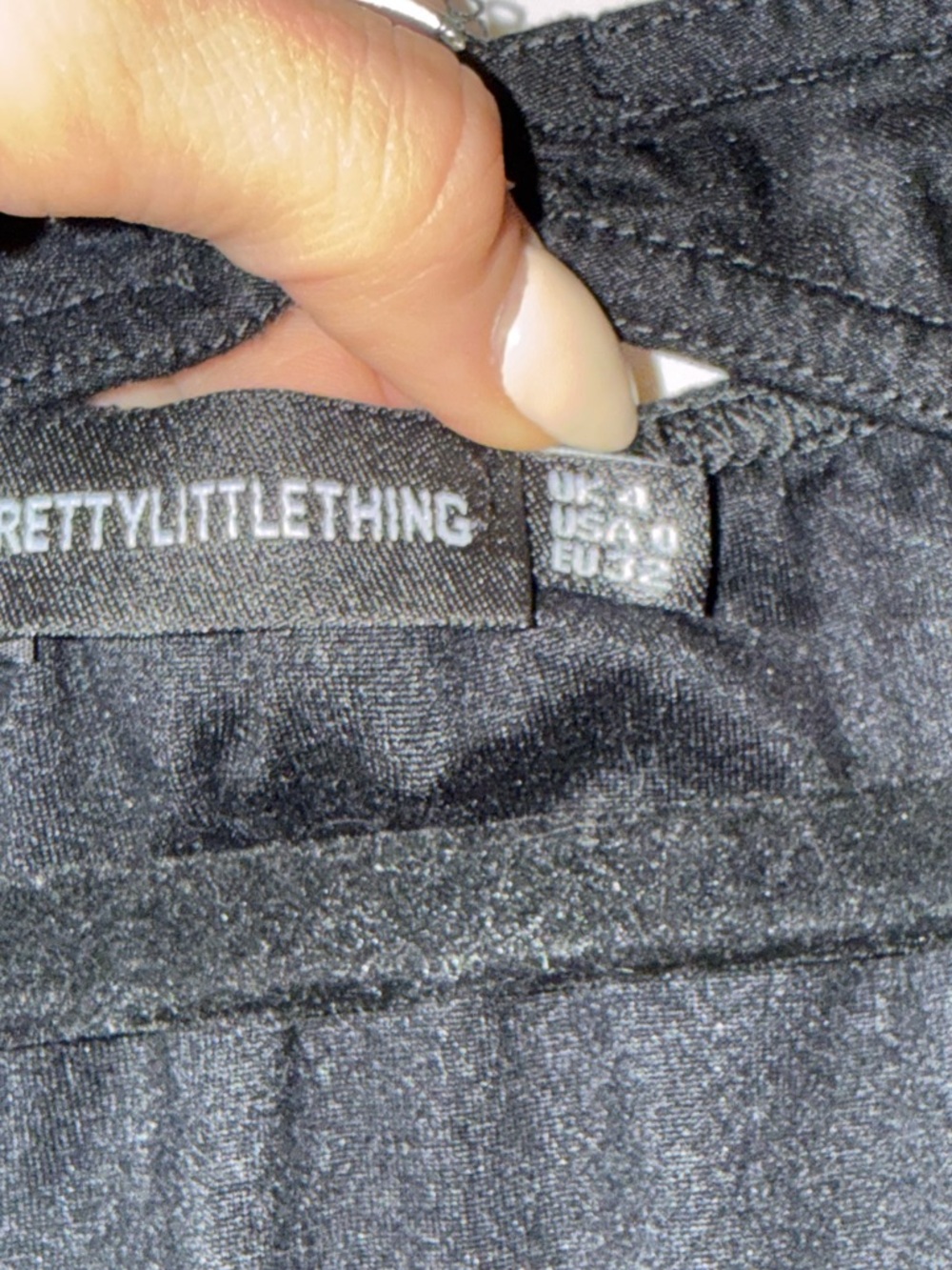 PrettyLittleThing Black Long-Sleeve Cutout Bodysuit - Picture 4 of 5